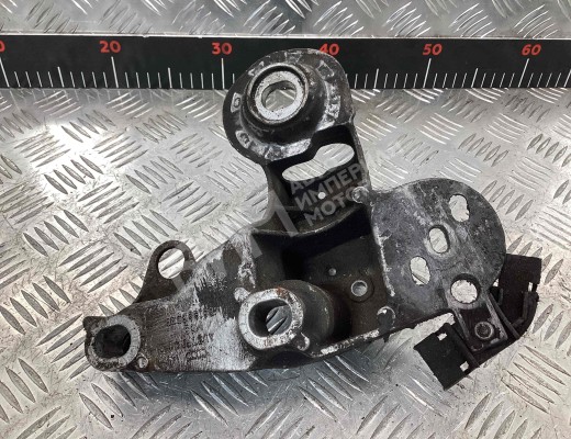 Кронштейн двигателя Volkswagen Passat B5+ (3B) 2000-2005 рестайлинг  Volkswagen Passat Passat B5+ (3B) 2000-2005 рестайлинг