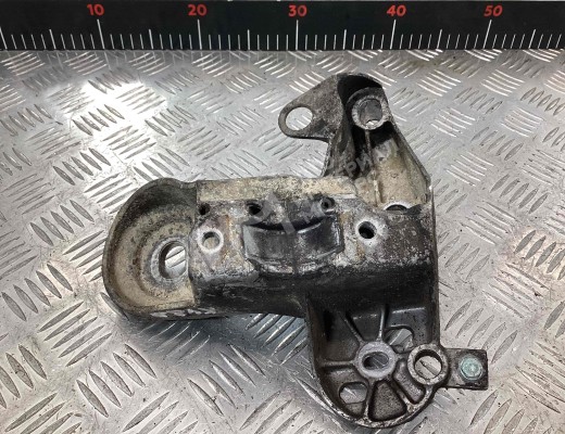 Кронштейн двигателя Audi A4 B5 (8D) 1994-1999  Audi A4 A4 B5 (8D) 1994-1999