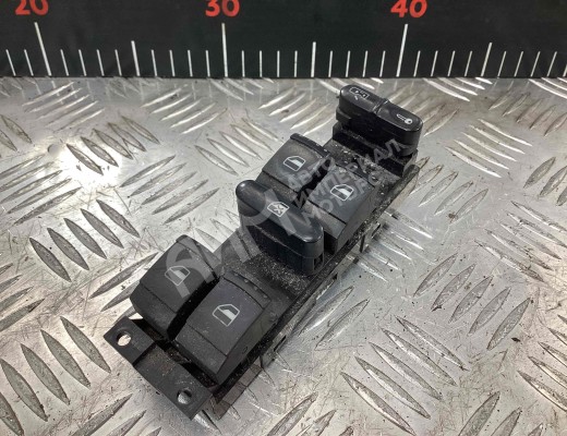 Блок управления стеклоподъемниками Volkswagen Golf IV (1J) 1997-2004  Volkswagen Golf Golf IV (1J) 1997-2004