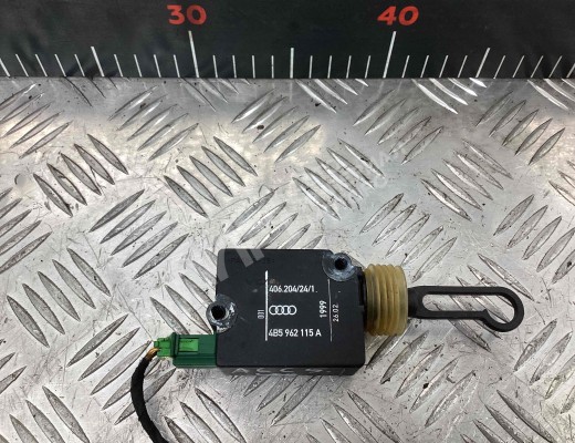 Активатор замка багажника Audi A6 C5 (4B) 2001-2004 рестайлинг  Audi A6 A6 C5 (4B) 2001-2004 рестайлинг