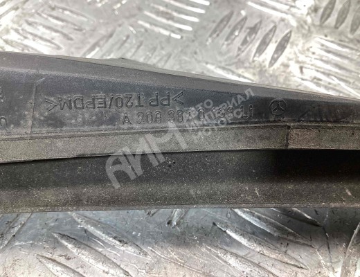 Уплотнитель капота Mercedes CLK (W208) 1997-2002  Mercedes CLK CLK (W208) 1997-2002