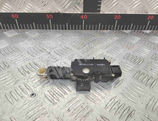 Активатор (привод) замка двери Chrysler Voyager III (GS) 1995-2001  Chrysler Voyager Voyager III (GS) 1995-2001