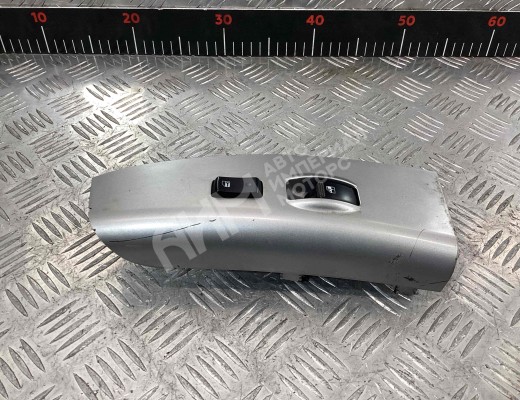 Кнопка стеклоподъемника переднего правого Kia Sportage II (JE) 2004-2008  Kia Sportage Sportage II (JE) 2004-2008