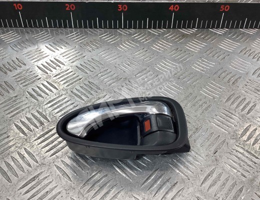 Ручка внутренняя передняя левая Toyota Avensis III (T270) 2008-2015  Toyota Avensis Avensis III (T270) 2008-2015