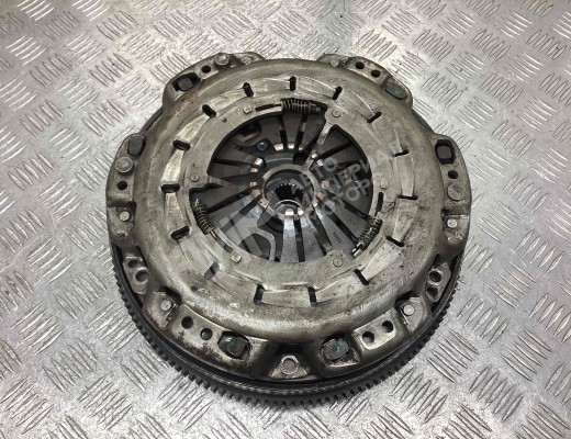 Маховик Mercedes C (W203) 2000-2004  Mercedes C C (W203) 2000-2004