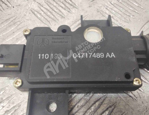 Активатор (привод) замка двери Chrysler Voyager III (GS) 1995-2001  Chrysler Voyager Voyager III (GS) 1995-2001