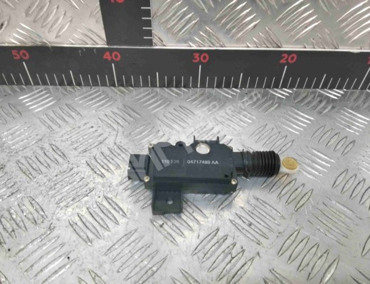 Активатор (привод) замка двери Chrysler Voyager III (GS) 1995-2001  Chrysler Voyager Voyager III (GS) 1995-2001