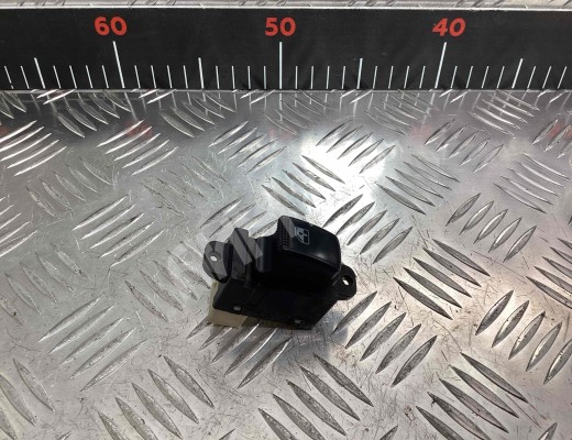 Кнопка стеклоподъемника переднего правого Kia Carnival I (GQ) 1998-2006  Kia Carnival Carnival I (GQ) 1998-2006