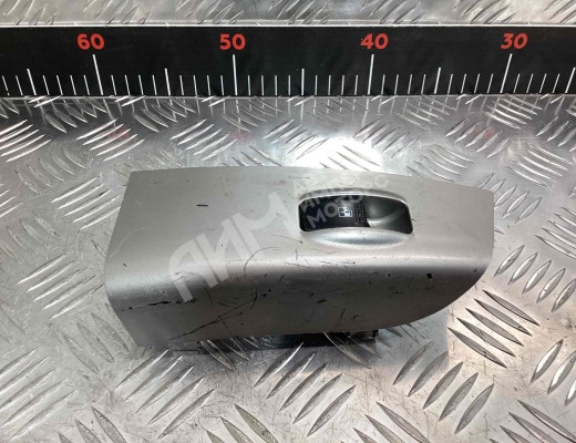 Кнопка стеклоподъемника заднего левого Kia Sportage II (JE) 2004-2008  Kia Sportage Sportage II (JE) 2004-2008