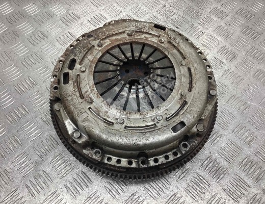 Маховик Audi A3 II (8P) 2003-2005  Audi A3 A3 II (8P) 2003-2005