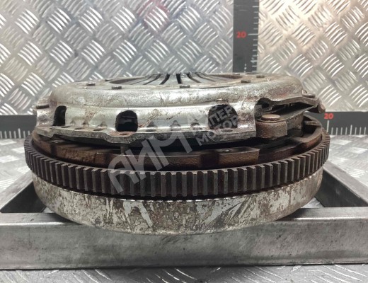 Маховик Audi A3 II (8P) 2003-2005  Audi A3 A3 II (8P) 2003-2005
