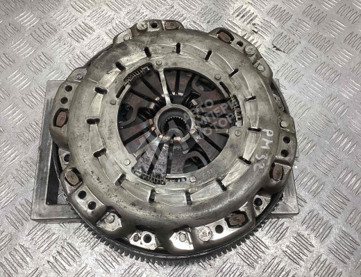 Маховик Mercedes Vito II (W639) 2003-2010  Mercedes Vito Vito II (W639) 2003-2010