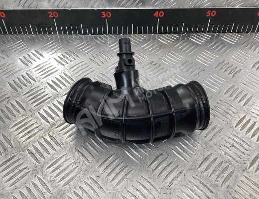 Патрубок интеркулера Volvo V70 II (SW) 2000-2008  Volvo V70 V70 II (SW) 2000-2008