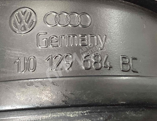 Патрубок воздушного фильтра Volkswagen Golf IV (1J) 1997-2004  Volkswagen Golf Golf IV (1J) 1997-2004