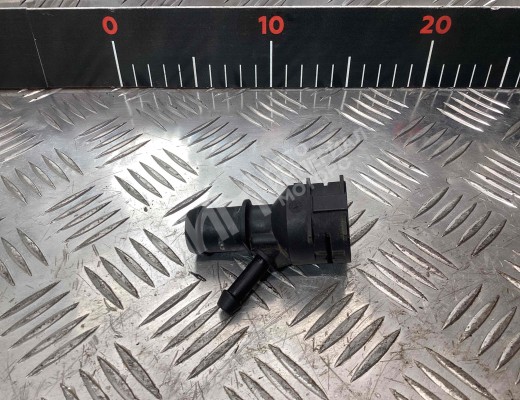 Фланец (тройник) системы охлаждения Volkswagen Passat B6 (3C) 2005-2010  Volkswagen Passat Passat B6 (3C) 2005-2010