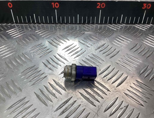 Датчик температуры охлаждающей жидкости Audi A4 B5 (8D) 1999-2001 рестайлинг  Audi A4 A4 B5 (8D) 1999-2001 рестайлинг