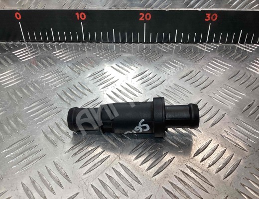 Фланец (тройник) системы охлаждения Ford Mondeo III 2003-2007 рестайлинг  Ford Mondeo Mondeo III 2003-2007 рестайлинг