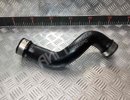 Патрубок интеркулера Mercedes C (W203) 2000-2004  Mercedes C C (W203) 2000-2004