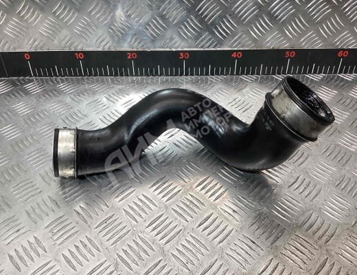 Патрубок интеркулера Mercedes C (W203) 2000-2004  Mercedes C C (W203) 2000-2004