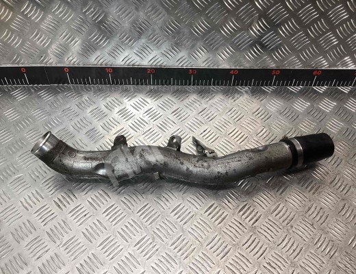 Патрубок интеркулера Toyota Avensis III (T270) 2008-2015  Toyota Avensis Avensis III (T270) 2008-2015