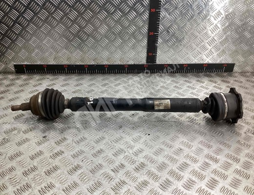 Полуось передняя правая (приводной вал, ШРУС) Audi A3 I (8L) 1996-2000  Audi A3 A3 I (8L) 1996-2000