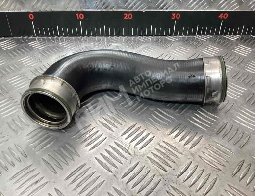 Патрубок интеркулера Volkswagen Passat B6 (3C) 2005-2010  Volkswagen Passat Passat B6 (3C) 2005-2010