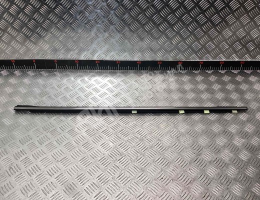 Молдинг стекла двери задней левой наружный Hyundai Sonata IV (EF) 2001-2004 рестайлинг  Hyundai Sonata Sonata IV (EF) 2001-2004 рестайлинг