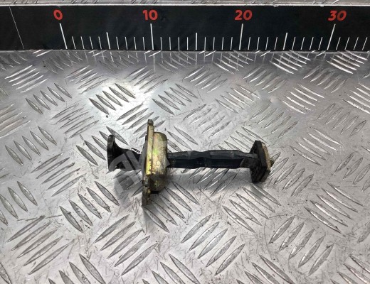 Ограничитель открывания двери задней Hyundai Sonata IV (EF) 2001-2004 рестайлинг  Hyundai Sonata Sonata IV (EF) 2001-2004 рестайлинг