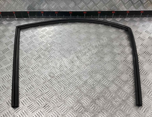Уплотнитель стекла двери (бархотка) Hyundai Sonata IV (EF) 2001-2004 рестайлинг  Hyundai Sonata Sonata IV (EF) 2001-2004 рестайлинг