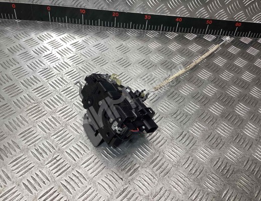 Замок двери передней левой Audi A6 C5 (4B) 1997-2001  Audi A6 A6 C5 (4B) 1997-2001