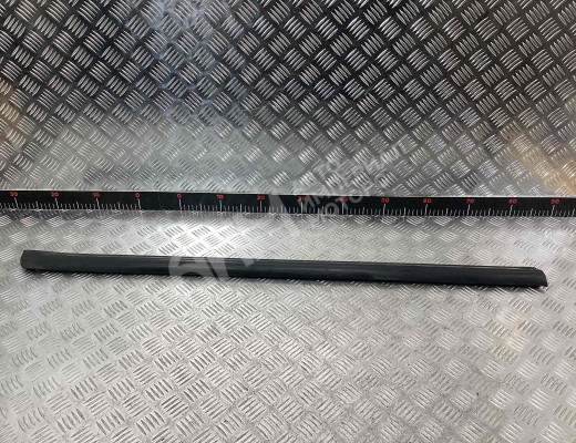 Молдинг двери передней левой Audi A6 C5 (4B) 1997-2001  Audi A6 A6 C5 (4B) 1997-2001