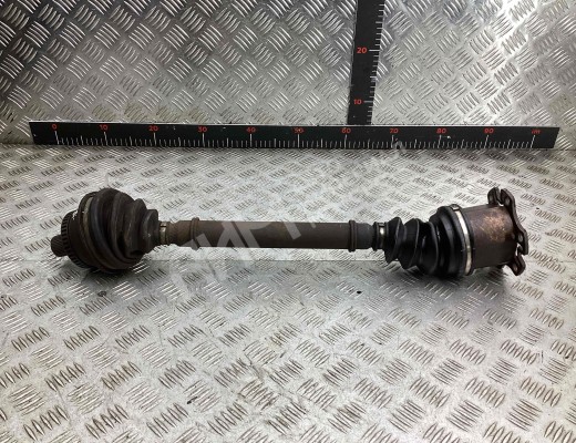Полуось передняя правая (приводной вал, ШРУС) Audi A4 B6 (8EC, 8E5) 2000-2004  Audi A4 A4 B6 (8EC, 8E5) 2000-2004