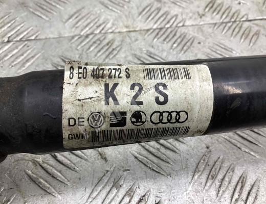 Полуось передняя правая (приводной вал, ШРУС) Audi A4 B6 (8EC, 8E5) 2000-2004  Audi A4 A4 B6 (8EC, 8E5) 2000-2004