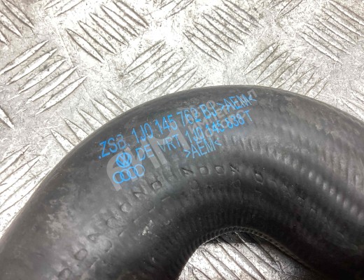Патрубок интеркулера Volkswagen Golf IV (1J) 1997-2004  Volkswagen Golf Golf IV (1J) 1997-2004