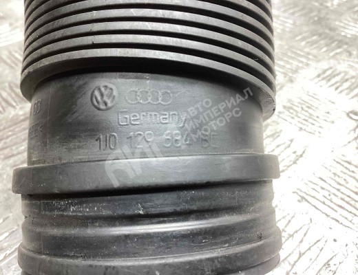 Патрубок воздушного фильтра Volkswagen Golf IV (1J) 1997-2004  Volkswagen Golf Golf IV (1J) 1997-2004