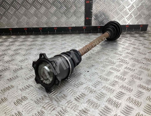 Полуось передняя левая (приводной вал, ШРУС) Audi A4 B6 (8EC, 8E5) 2000-2004  Audi A4 A4 B6 (8EC, 8E5) 2000-2004