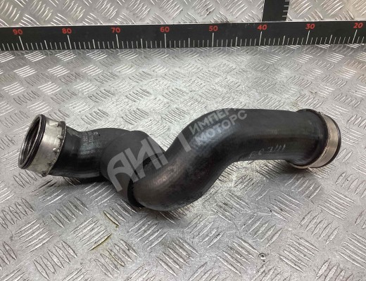 Патрубок интеркулера Mercedes C (W203) 2000-2004  Mercedes C C (W203) 2000-2004