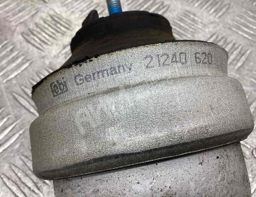 Подушка крепления двигателя Audi A4 B5 (8D) 1994-1999  Audi A4 A4 B5 (8D) 1994-1999