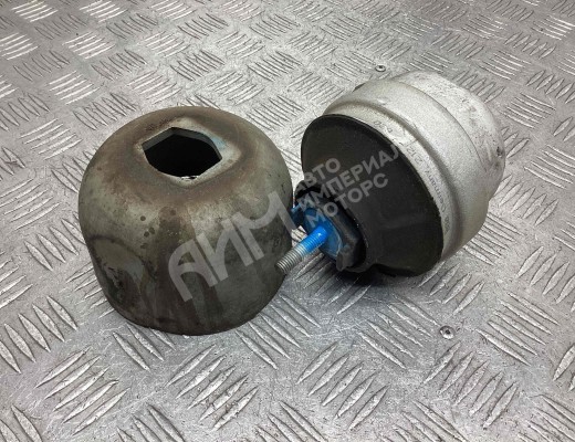 Подушка крепления двигателя Audi A4 B5 (8D) 1994-1999  Audi A4 A4 B5 (8D) 1994-1999