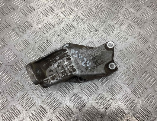 Кронштейн двигателя Volkswagen Passat B5 (3B) 1996-2000  Volkswagen Passat Passat B5 (3B) 1996-2000
