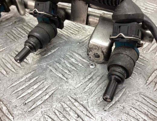 Форсунка Volkswagen Passat B5 (3B) 1996-2000  Volkswagen Passat Passat B5 (3B) 1996-2000