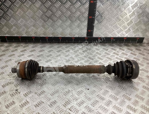 Полуось передняя правая (приводной вал, ШРУС) Audi A4 B5 (8D) 1994-1999  Audi A4 A4 B5 (8D) 1994-1999