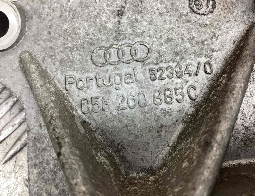 Кронштейн компрессора кондиционера Volkswagen Passat B5 (3B) 1996-2000  Volkswagen Passat Passat B5 (3B) 1996-2000
