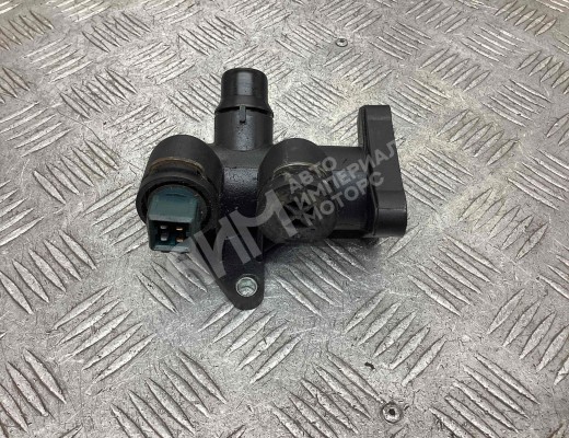 Фланец (тройник) системы охлаждения Volkswagen Passat B5 (3B) 1996-2000  Volkswagen Passat Passat B5 (3B) 1996-2000