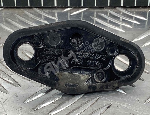 Ответная часть (скоба) замка двери Volkswagen Caddy III (2K) 2004-2010  Volkswagen Caddy Caddy III (2K) 2004-2010