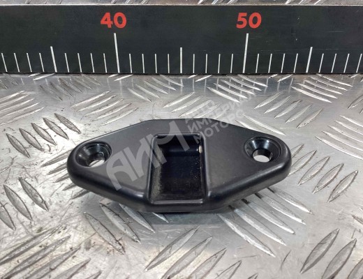 Ответная часть (скоба) замка двери Volkswagen Caddy III (2K) 2004-2010  Volkswagen Caddy Caddy III (2K) 2004-2010