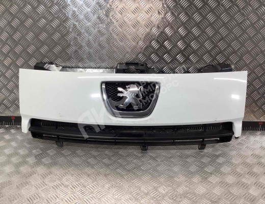Решетка радиатора Peugeot Expert II 2007-2012  Peugeot Expert Expert II 2007-2012