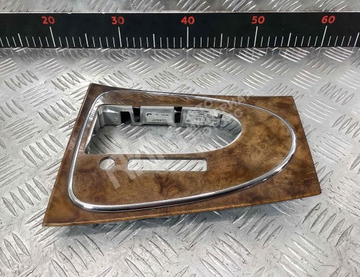 Накладка декоративная центральной консоли Mercedes E (W211) 2002-2006  Mercedes E E (W211) 2002-2006