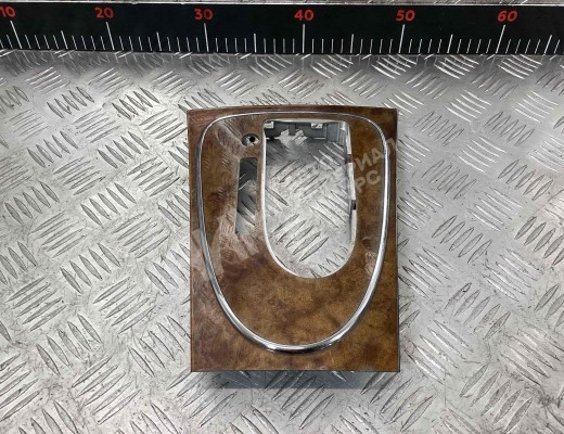 Накладка декоративная центральной консоли Mercedes E (W211) 2002-2006  Mercedes E E (W211) 2002-2006