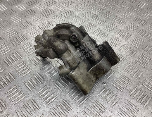 Кронштейн масляного фильтра Volkswagen Passat B5 (3B) 1996-2000  Volkswagen Passat Passat B5 (3B) 1996-2000